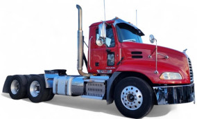 2017 MACK PINNACLE CXU613 26-83655