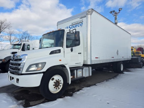 2017 HINO 268A R64670