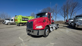 2017 MACK PINNACLE CXU613 26-83654