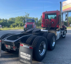 2017 MACK PINNACLE CXU613 26-83656
