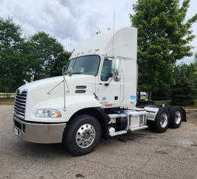 2017 MACK PINNACLE CXU613 R81982
