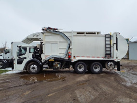2024 MACK LR64R RM009559