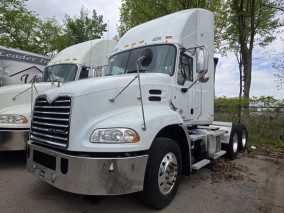 2017 MACK PINNACLE CXU613 R81980