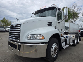 2016 MACK PINNACLE CXU613 26-77688