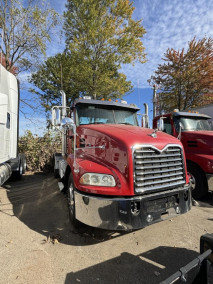 2017 MACK PINNACLE CXU613 L24-83654