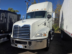 2017 MACK PINNACLE CXU613 R81988